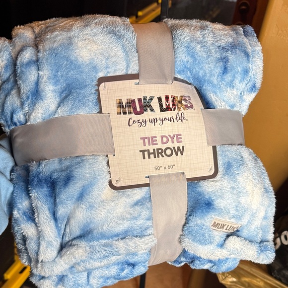 NIP Muk Luks Sky Blue Tie Dye Throw Blanket 50 x 60 - Picture 2 of 6